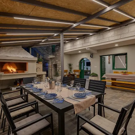 Irena With Heated Pool And Sea View