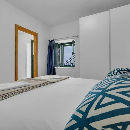 Irena With Heated Pool And Sea View * ماكارسكا