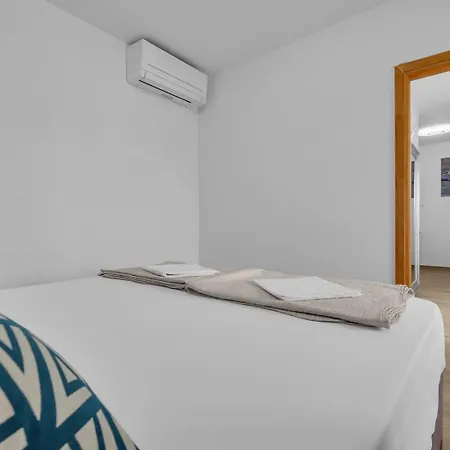 Irena With Heated Pool And Sea View Ferienhaus