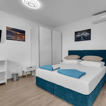 بيت للعطل Irena With Heated Pool And Sea View *