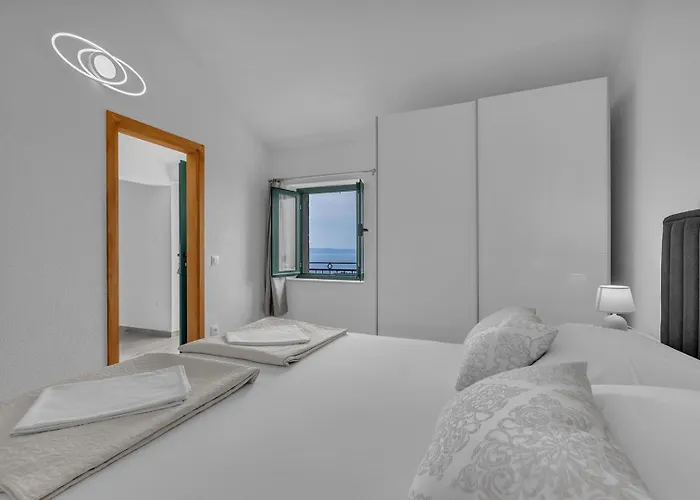 Irena With Heated Pool And Sea View * Makarska