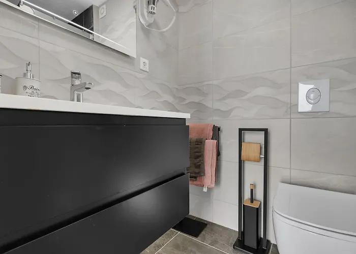 Vakantiehuis Irena With Heated Pool And Sea View