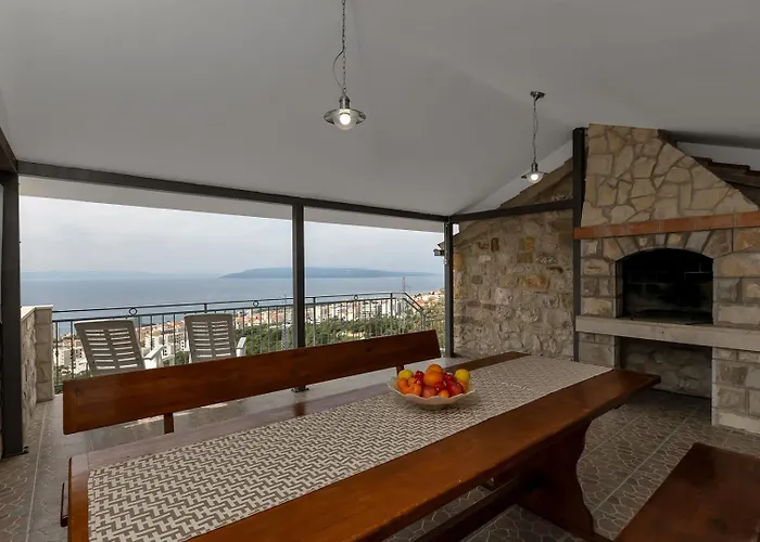 Irena With Heated Pool And Sea View Nyaraló