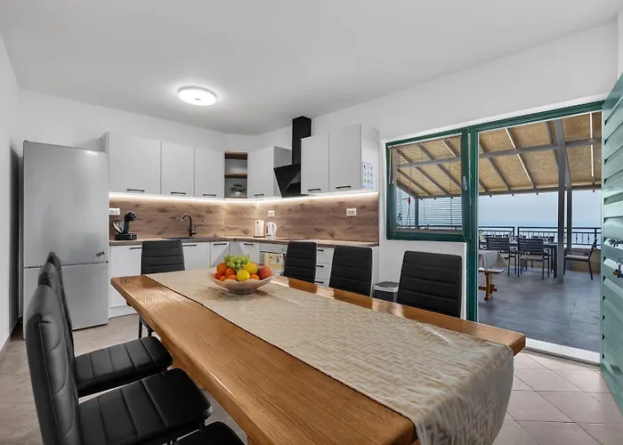 Irena With Heated Pool And Sea View * Makarska