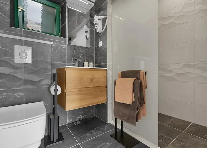 Irena With Heated Pool And Sea View *