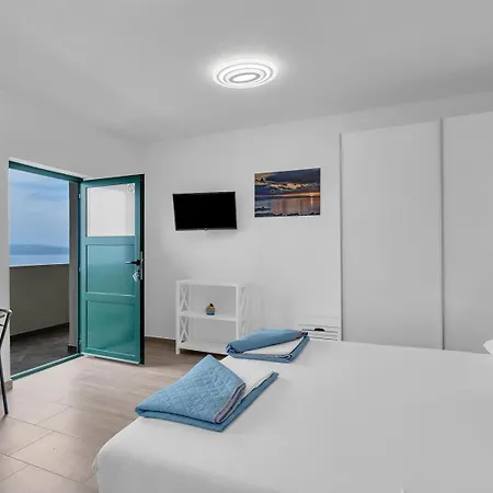 Irena With Heated Pool And Sea View