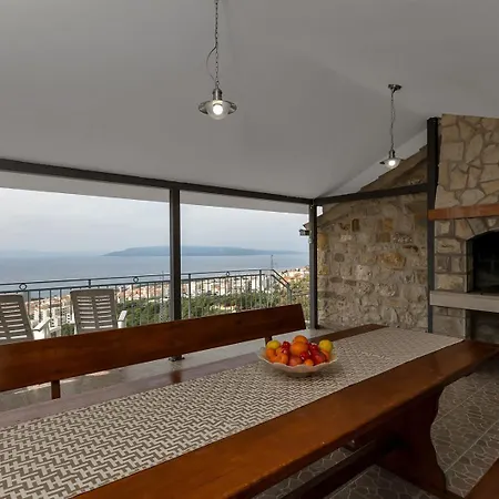 Irena With Heated Pool And Sea View 펜션