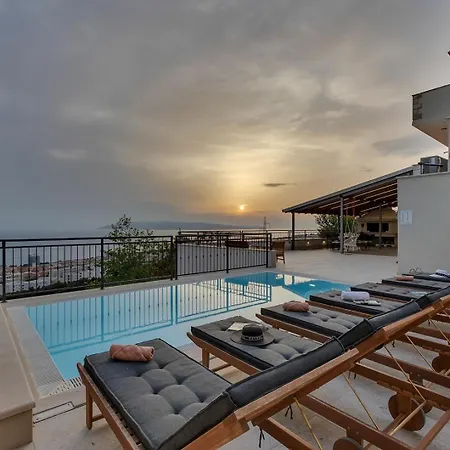 펜션 Irena With Heated Pool And Sea View *