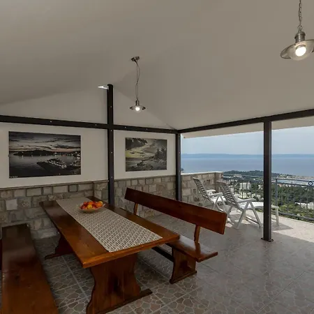 펜션 Irena With Heated Pool And Sea View 마카르스카