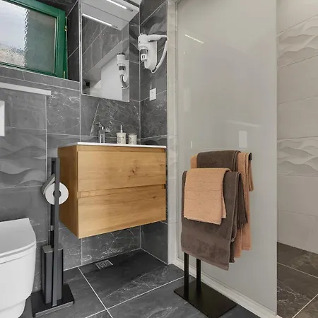 Irena With Heated Pool And Sea View *