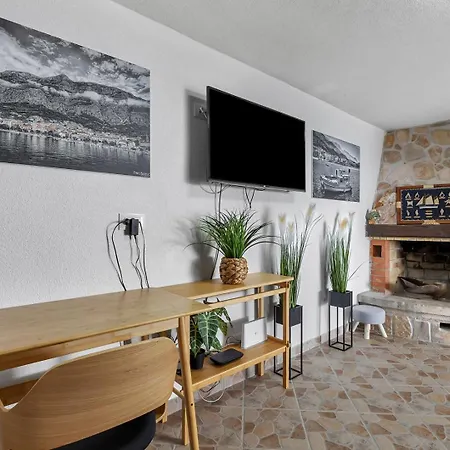 Holiday home Irena With Heated Pool And Sea View Makarska