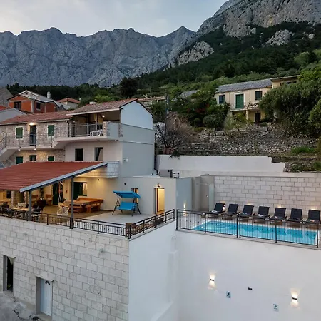 펜션 Irena With Heated Pool And Sea View